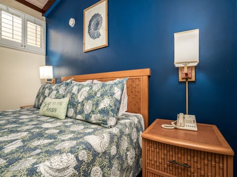 Well decorated bedroom
