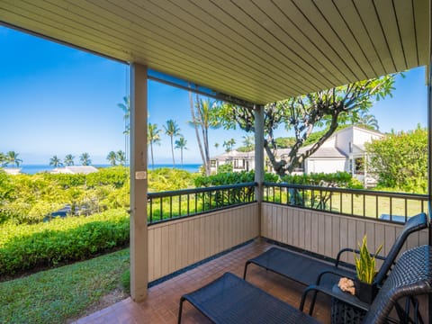 Lanai Lounging