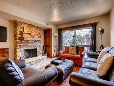 Lush furnishings - Park City Lodging-Park Station 140-Living Room