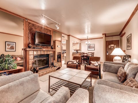 Comfortable stylish open living dining - Park City Lodging-Park Station 247-Living Room