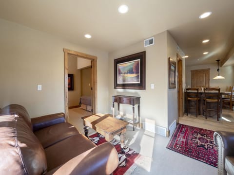 Park City Lodging-Jupiter Inn 10 living room with sofa sleeper