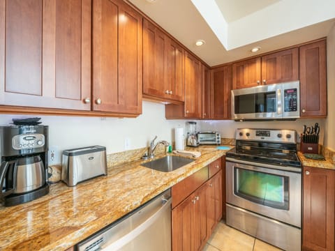 1700 Three Kings Dr Unit 189-large-015-012-Kitchen700-1500x1000-72dpi