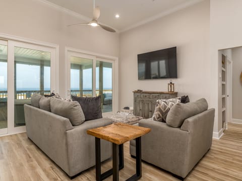 Bayfront Living Room Until NexTime