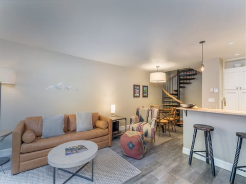 Natural Light as well as stunning views of the mountains.