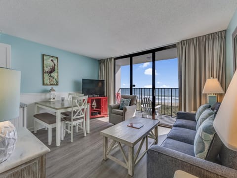 Atlantic Towers 306-print-001-042-Main Living Area-4200x2800-300dpi