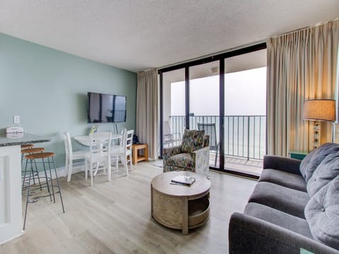 Atlantic Towers 1104-print-001-016-Main Living Area-4200x2761-300dpi