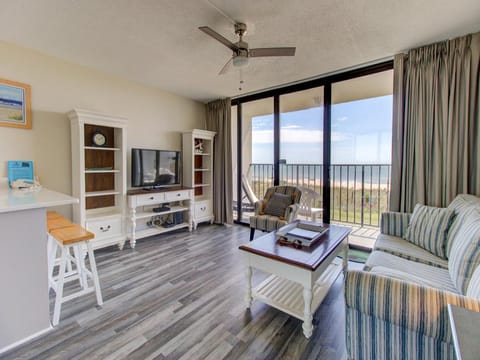 Atlantic Towers 204-large-001-011-Main Living Area-1500x986-72dpi