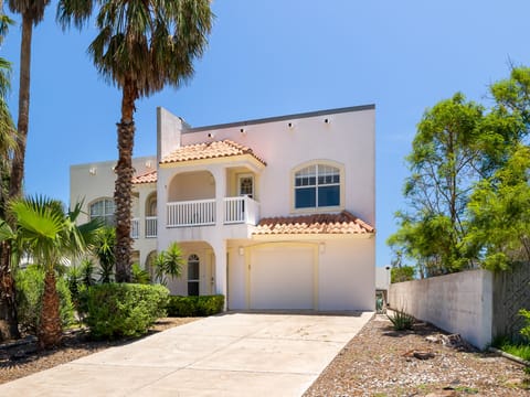 Welcome to 5602A Circe Circle!