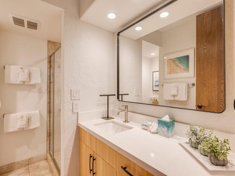 papakea-f407-bathroom-01