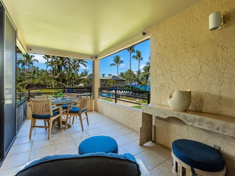Spacious Private Lanai with Comfortable Seating