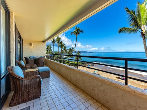 Front Row Incredible Ocean Views towards Molokini