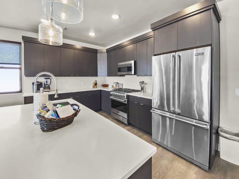 Modern Kitchen with Stainless Steel Appliances!