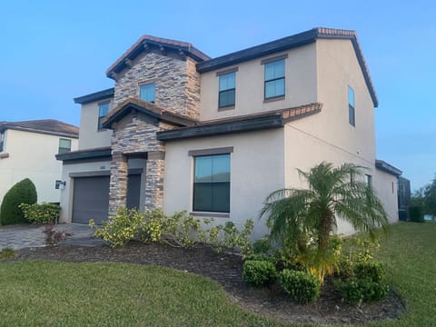 166 Kenny Blvd External