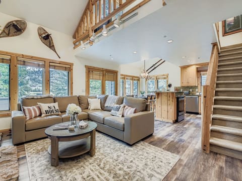 Open and Spacious Living Room