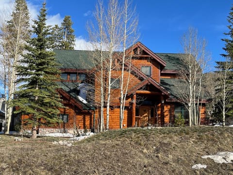 Waterdance 590 Exterior