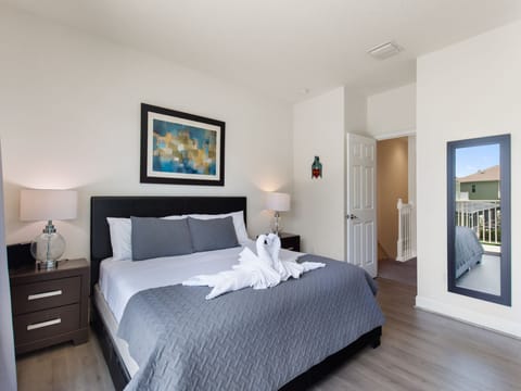 Upstairs King Bedroom
