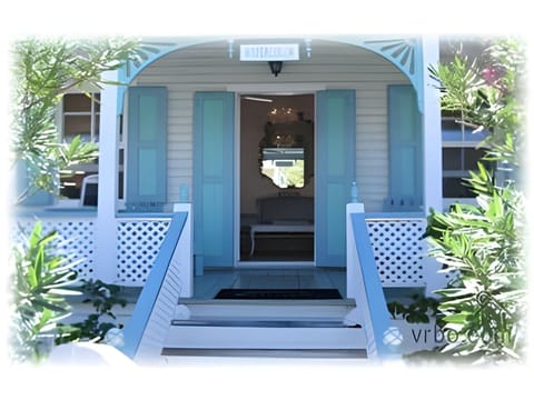 Watercolor Cottage in the heart of Harbour Island's historic Dunmore Town.