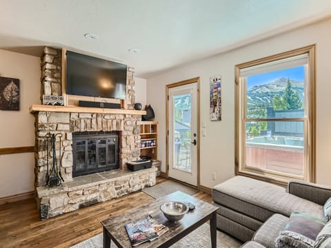 NEW LISTING!! Breck Mountain Magic - a SkyRun Breckenridge Property - Welcome to Breck Mountain Magic! This townhome is the perfect place to bring a group of your closest friends to enjoy the heart of Downtown Breckenridge!