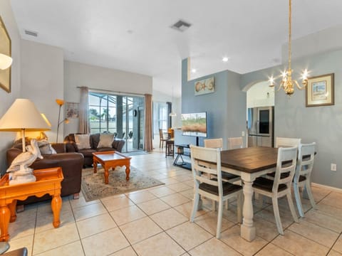8148-fan-palm-way--kissimmee--fl-34747---04