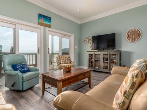 002 Goin' Coastal Oceanview Living Room