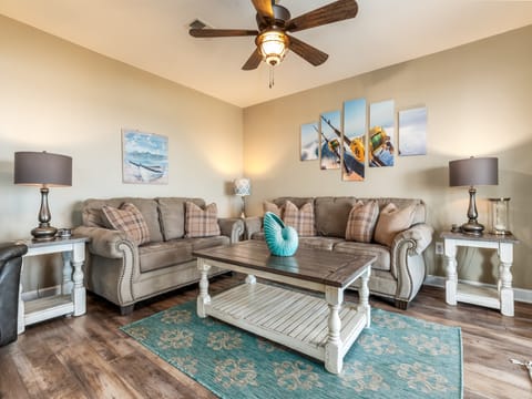 004 Cheles Bayside Cottage Pet Friendly Living Room