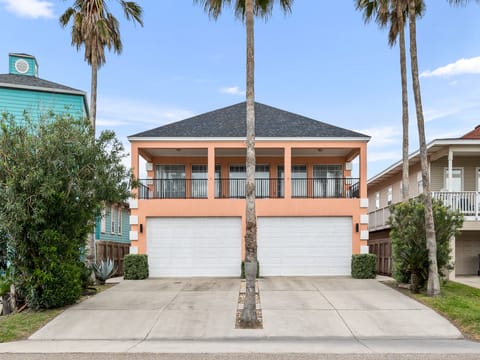 Welcome to 127 E. Constellation (Gazca Beach House)!
