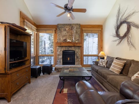 6533 Settlers Creek - a SkyRun Keystone Property -
