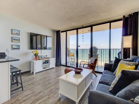 Atlantic Towers 510-large-001-045-Main Living Area-1500x986-72dpi