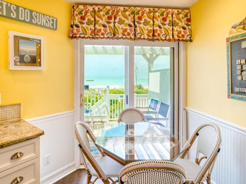 SunsetDreams-BreakfastNook