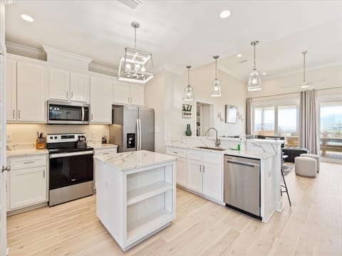 005 Purple Paradise Fully Equipped Kitchen