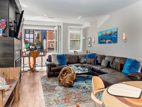 Fabulous living room large screen TV beautiful gas fireplace gorgeous views