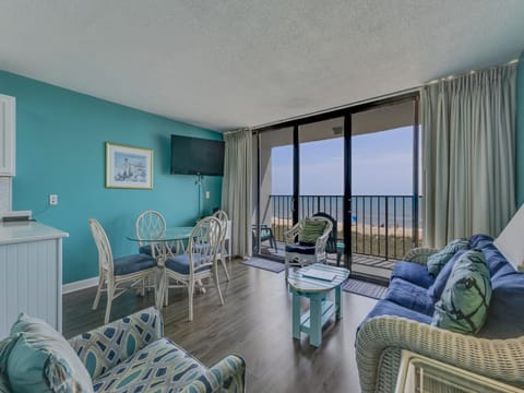 Atlantic Towers 308-print-001-007-Main Living Area-4200x2800-300dpi