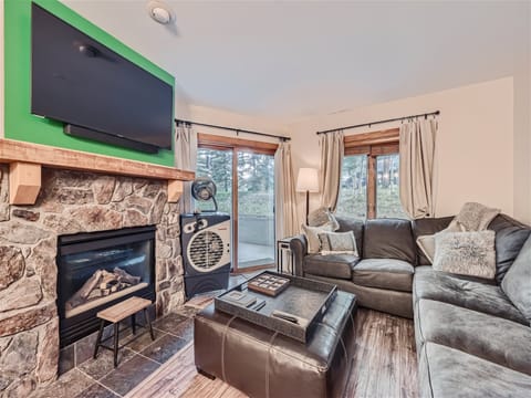 2225 Red Hawk - a SkyRun Keystone Property -