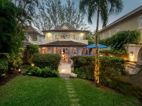 Harmony House - Delightful coral stone villa located on Gibbes Beach