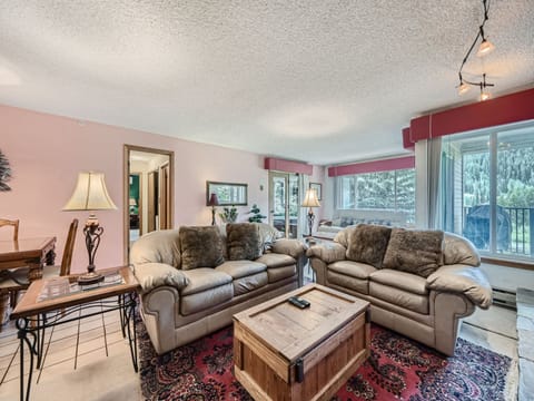 122 Cinnamon Ridge - a SkyRun Keystone Property -