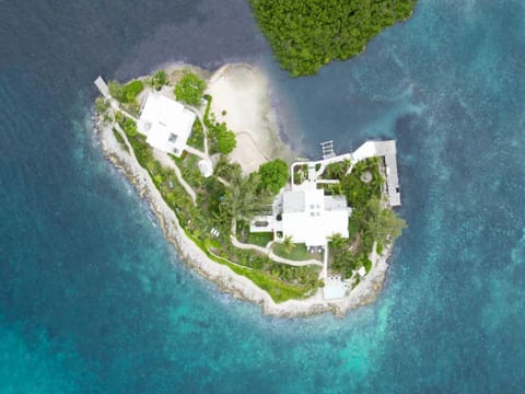 Middle Cay - A private island 5 minutes from Harbour Island, rented to just one group at a time.