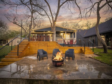 Stunning Firepit area overlooking Lake Dunlap!