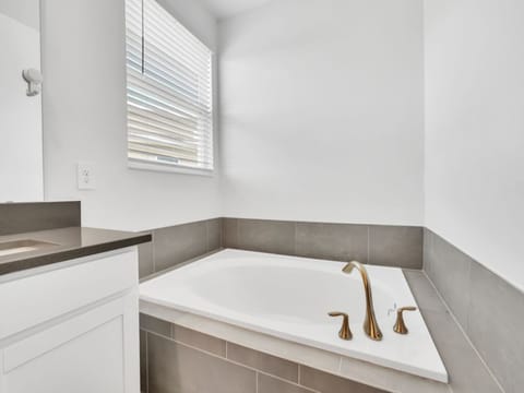 Bathtub