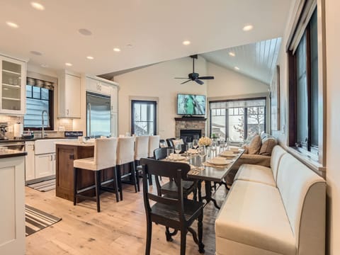 Welcome to your Winter Escape on Empire Ave!