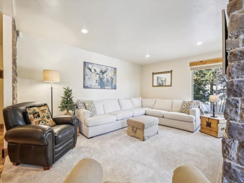 Living Room, Ski Watch 329, Breckenridge Vacation Rental