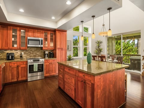 Gathering place~Spacious Kitchen