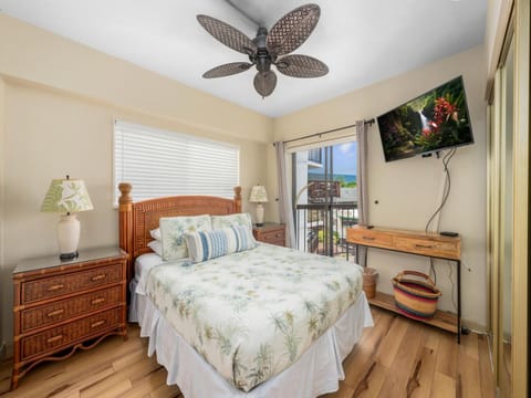 Primary bedroom with Queen size bed