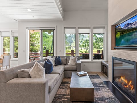 Chaparral  204 has a cozy updated living room with gas fireplace and flat screen TV.