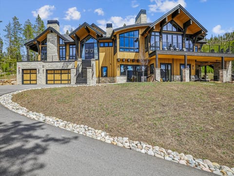 Exterior, The Crowne Summit, Breckenridge Vacation Rental