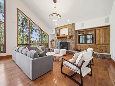 Living Area - Ski Inn - Breckenridge Vacation Rental