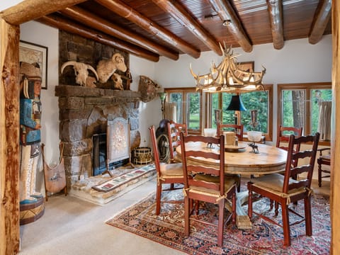 Colorado Mountain Decor to match history of cabin