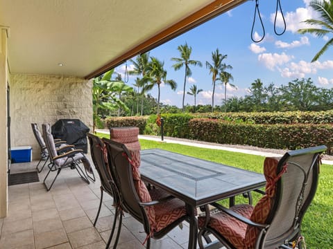 Enjoy your favorite meals on the lanai