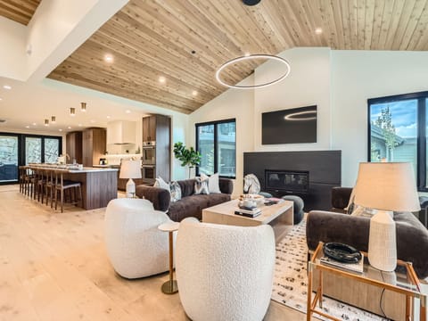 2nd Floor Living Room