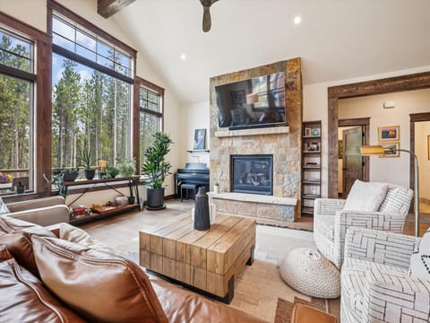 Living Area - Breck Mountain Getaway - Breckenridge Vacation Rental