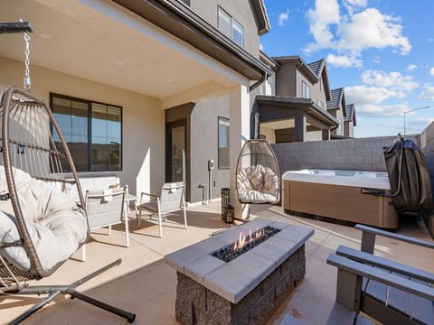 Private Hot Tub + Fire Table